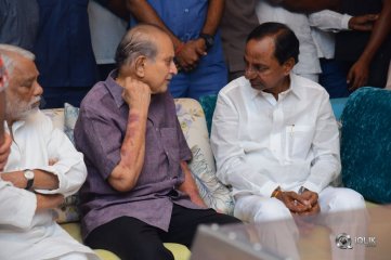 Celebrities Pay Homage to Vijaya Nirmala Garu
